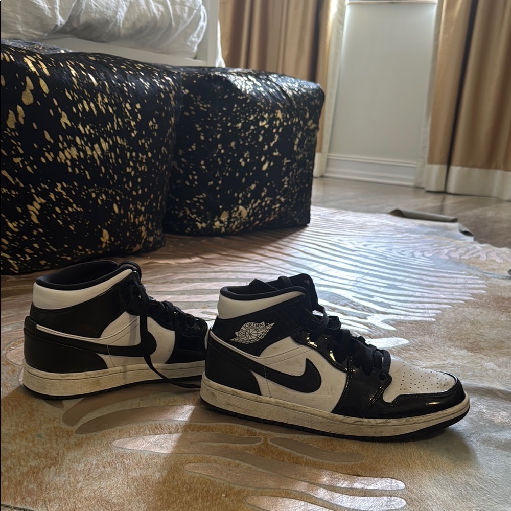Nike Black and White Sneakers High-Top Design